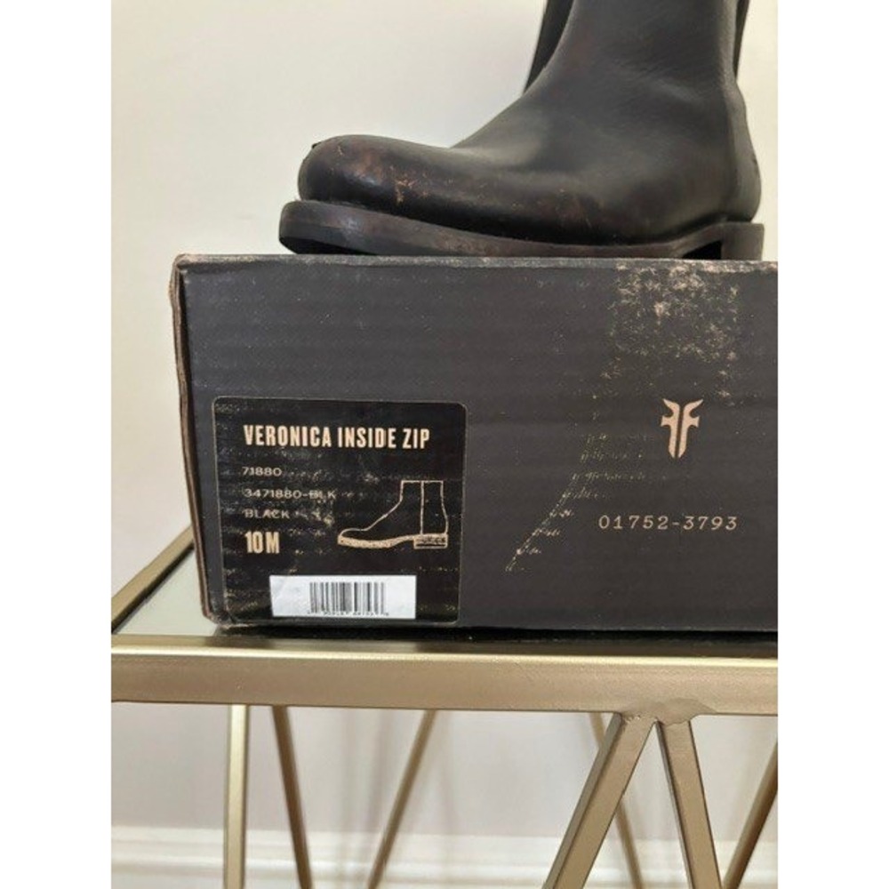 Frye Veronica Inside Zip Black Leather Distressed Ankle Boots Women's 10M - Picture 4 of 13